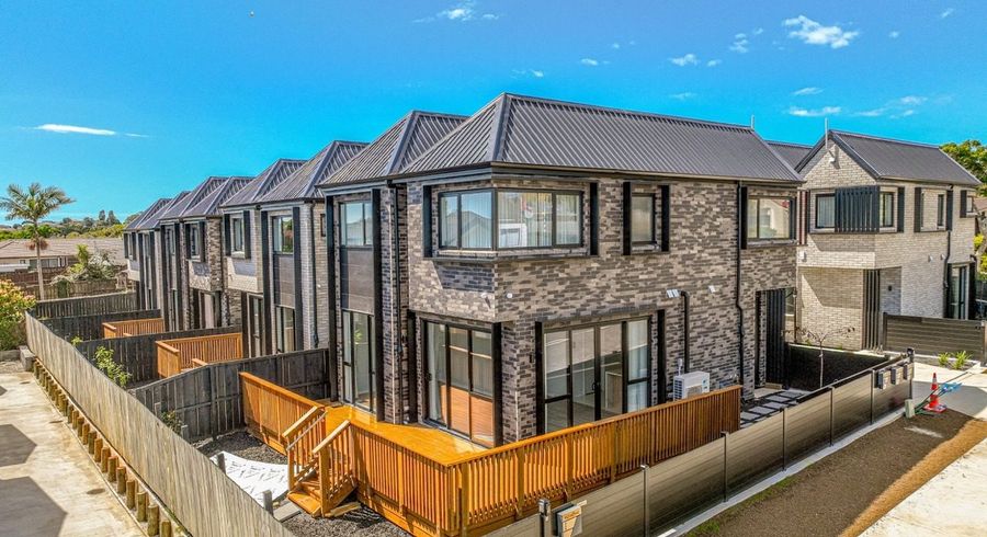 at 1A Galloway Crescent, Farm Cove, Manukau City, Auckland