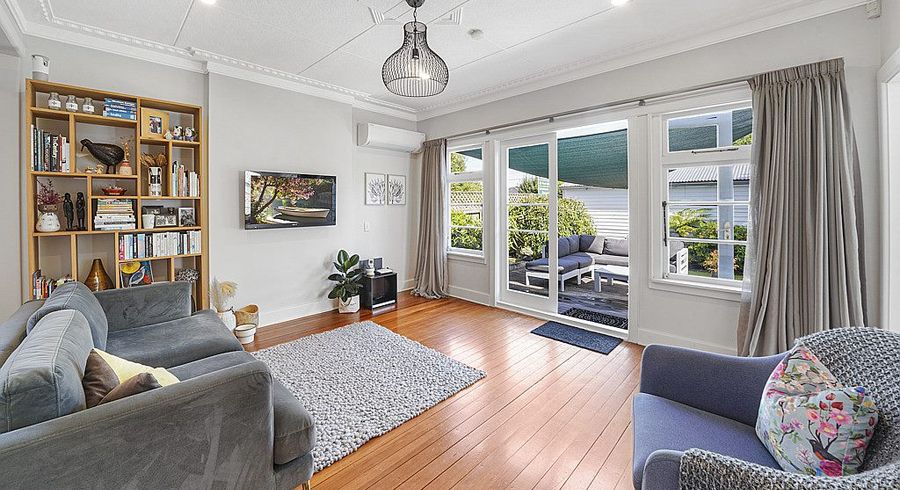  at 16 Frankleigh Street, Somerfield, Christchurch