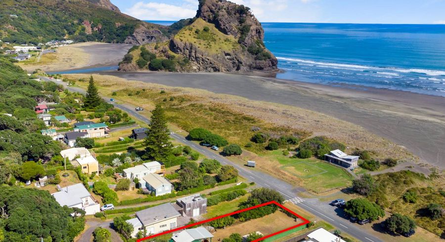  at 105 Marine Parade North, Piha