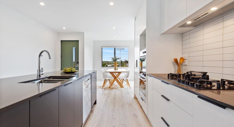  at 5 Parkmore Drive, Rosehill, Papakura, Auckland