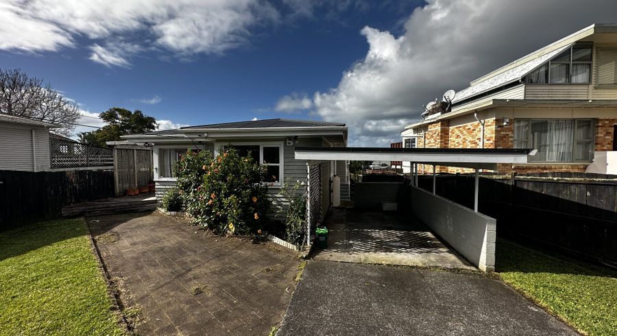  at 93 Sylvan Avenue, Northcote, Auckland