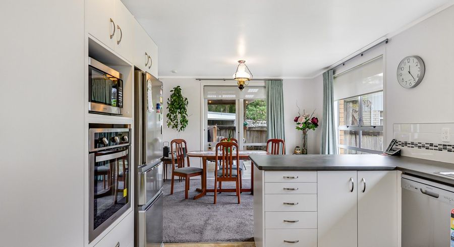  at 5 Chamberlain Place, Chartwell, Hamilton