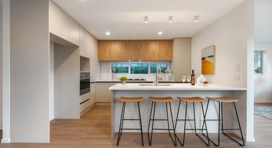  at 2/6 Kaimai Avenue, Massey, Waitakere City, Auckland