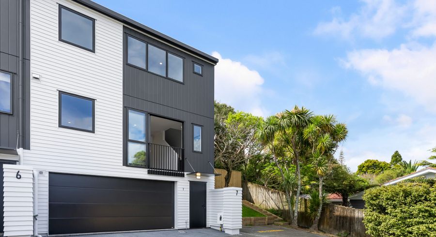  at 7/69 Target Road, Glenfield, North Shore City, Auckland