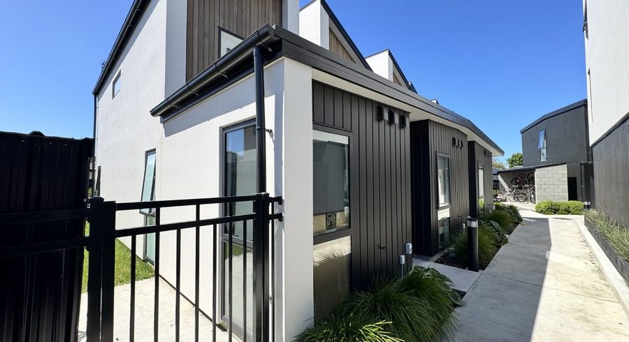 at 1/8 Tonga Place, Riccarton, Christchurch City, Canterbury