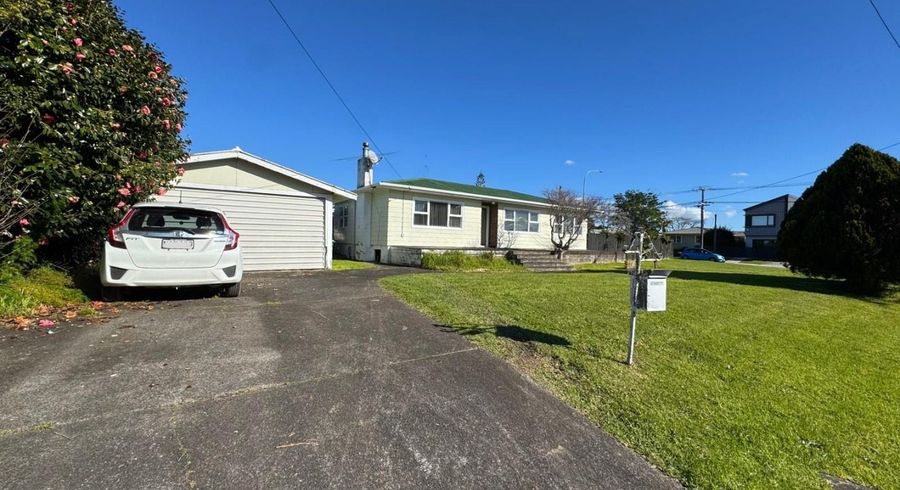 at 24 Stokes Avenue, Te Atatu Peninsula, Waitakere City, Auckland