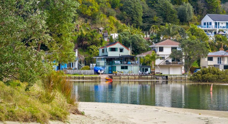  at 8 Waiwera Road, Waiwera, Orewa