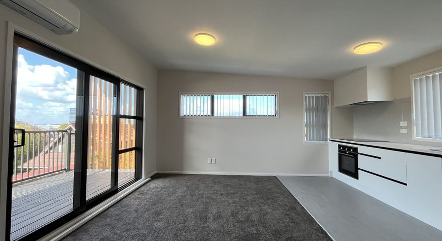  at 8/6 Hamlin Road, Mount Wellington, Auckland City, Auckland