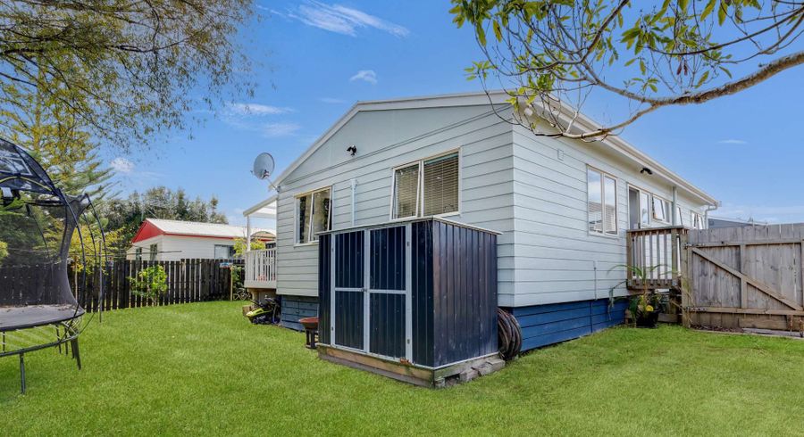  at 2/137 Awaroa Road, Helensville, Rodney, Auckland