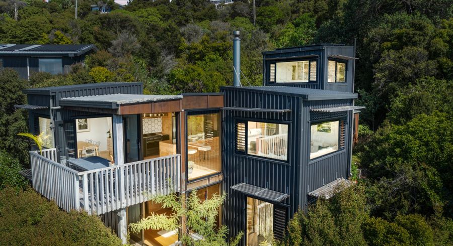  at 27 Queens Drive, Oneroa, Waiheke Island, Auckland