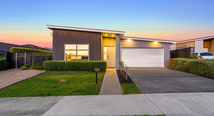  at 15 Symes Drive, Red Beach, Red Beach