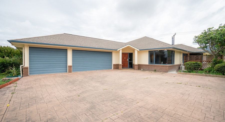  at 64 Royal Oak Drive, Kelvin Grove, Palmerston North