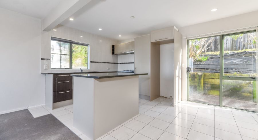  at 1 Highgrove Lane, Totara Vale, North Shore City, Auckland