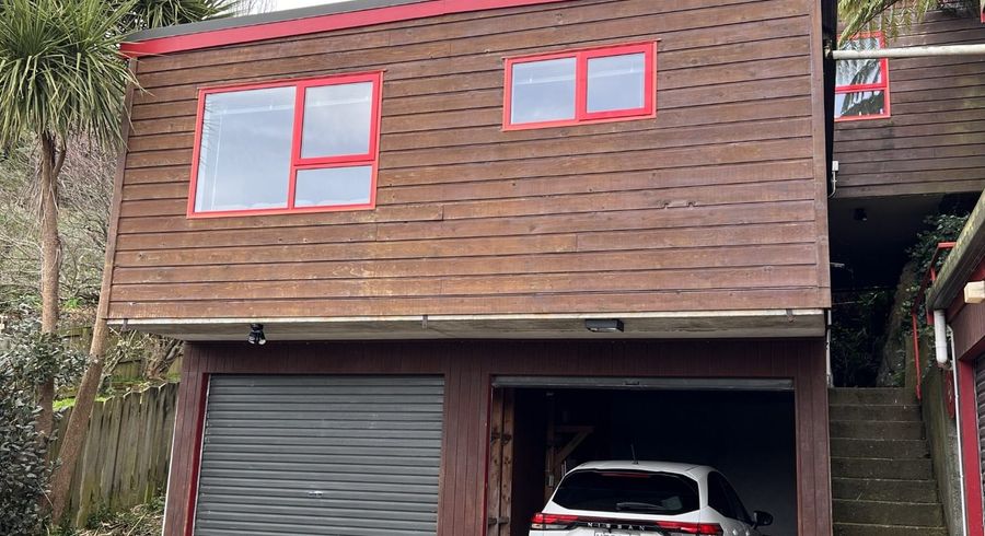  at 1/18 Hinau Road (fully-furnished 2x bedroom with garage), Hataitai, Wellington, Wellington
