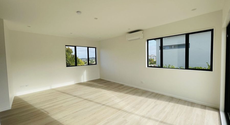  at 2/48 Sunrise Ave, Mairangi Bay, North Shore City, Auckland