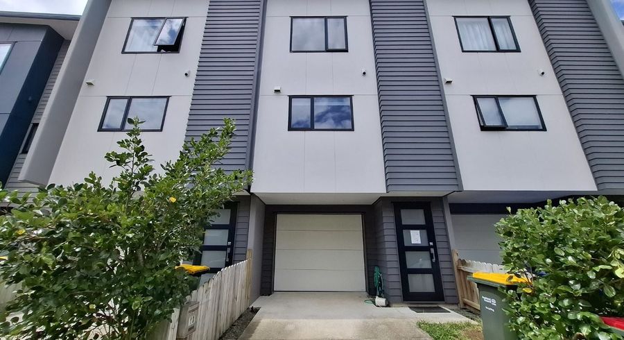  at 10/5 Perekia Street, Albany, North Shore City, Auckland