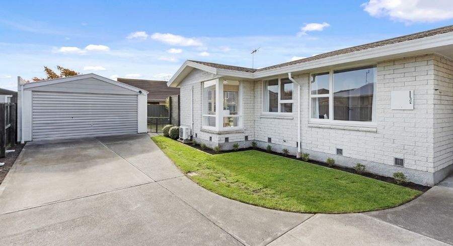  at 1/124 Lake Terrace Road, Burwood, Christchurch