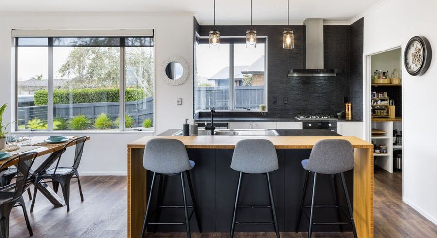  at 18 Woodridge Drive, Flagstaff, Hamilton