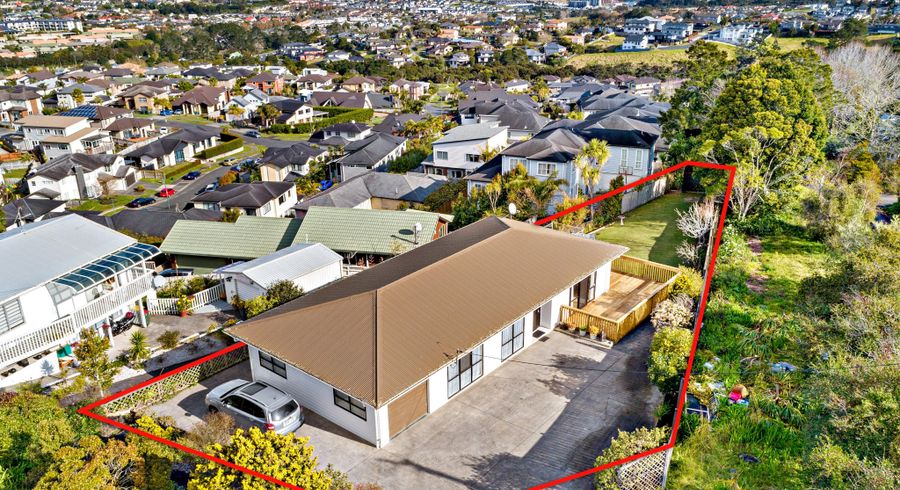  at 1006 East Coast Road, Fairview Heights, Auckland