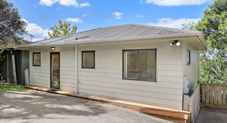  at 899A East Coast Road, Torbay, North Shore City, Auckland