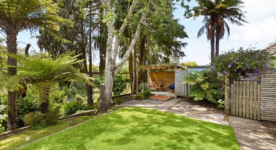  at 12 Stokes Crescent, Maeroa, Hamilton