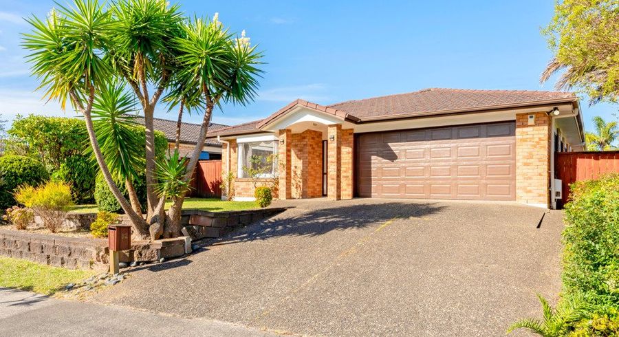  at 52 Brookwood Drive, Henderson, Auckland
