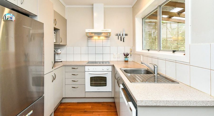  at 2/10 Portadown Avenue, Pakuranga Heights, Manukau City, Auckland