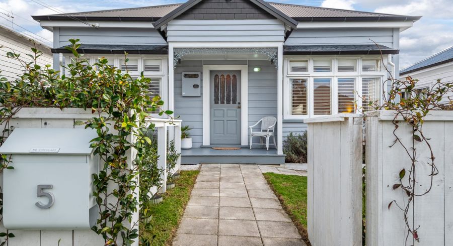  at 5 Roslyn Terrace, Devonport, North Shore City, Auckland