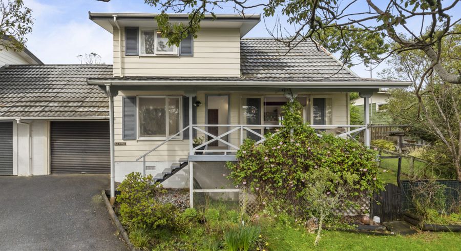  at 2/52 Saddleback Rise, Murrays Bay, Auckland