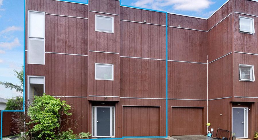 at 76N Edmonton Road, Henderson, Waitakere City, Auckland