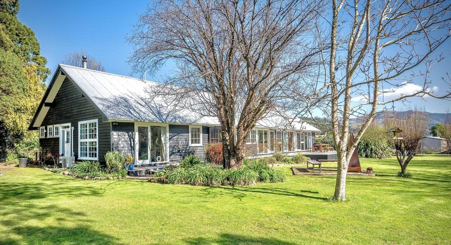  at 8 Takamatua Bay Road, Takamatua, Akaroa