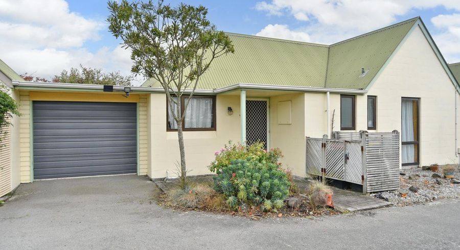  at 2/16 Owens Terrace, Upper Riccarton, Christchurch
