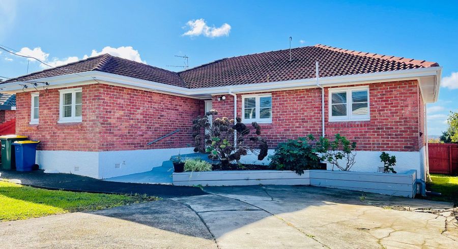  at 5 Riverview Road, New Lynn, Waitakere City, Auckland