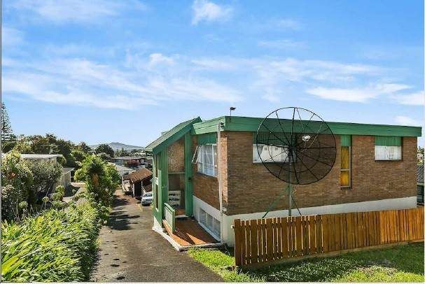  at 1/457 Glenfield Road, Glenfield, North Shore City, Auckland