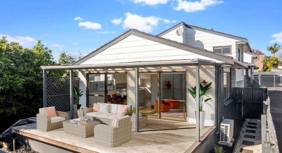  at 2/17 Oliver Street, Point Chevalier, Auckland City, Auckland