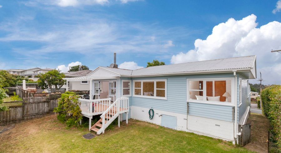  at 15 Roberts Road, Glenfield, Auckland