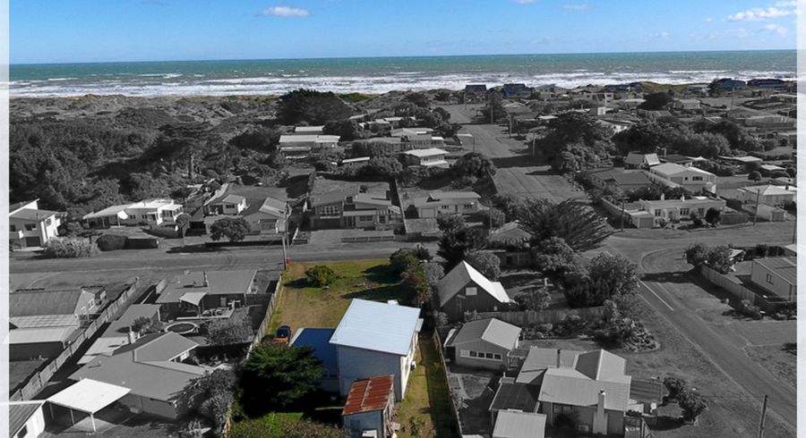  at 13 Signal Street, Foxton Beach, Foxton