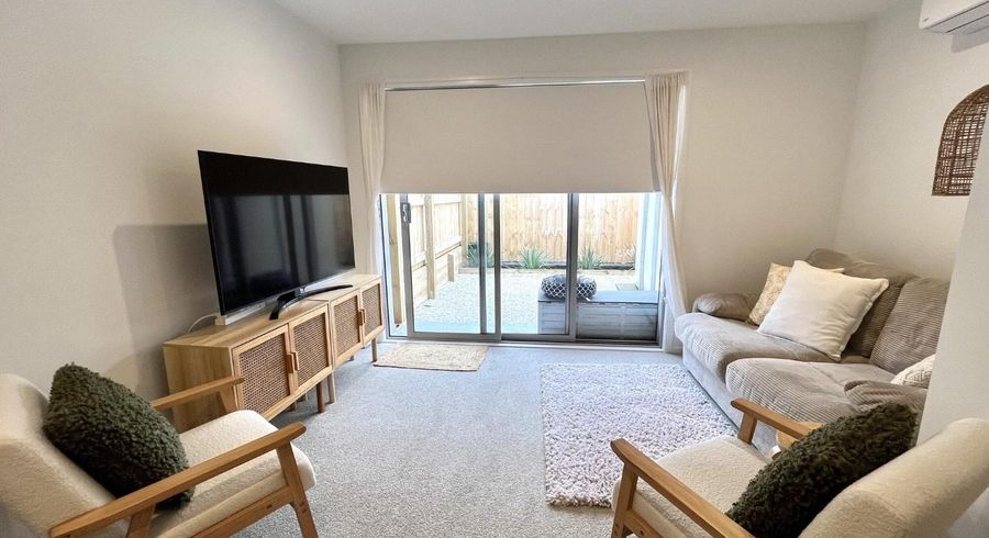  at 8 Ngae Place, Mangere East, Manukau City, Auckland