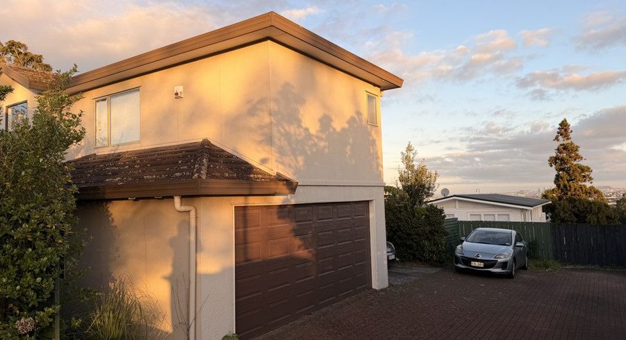  at 2/227 Sunset Road, Sunnynook, North Shore City, Auckland