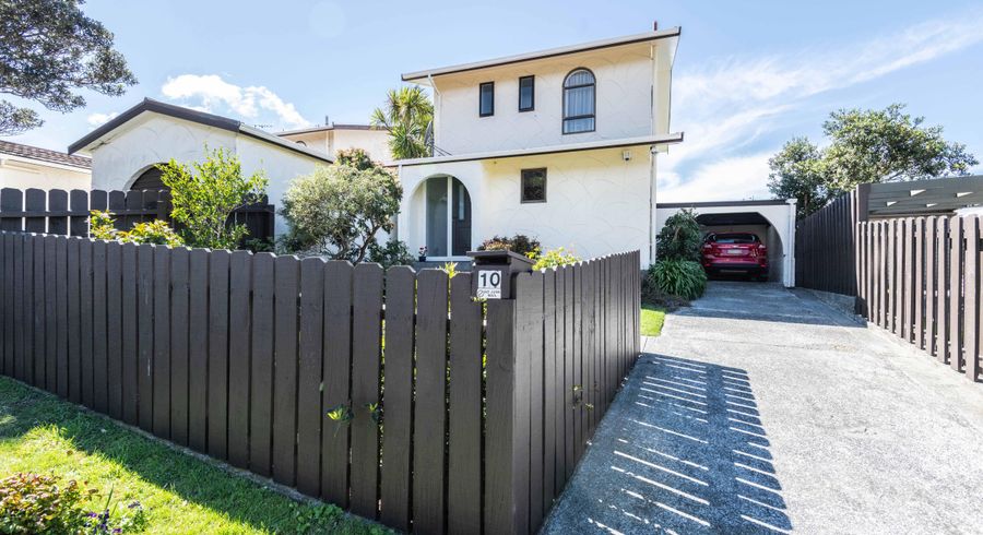  at 10 Te Kiteroa Grove, Churton Park, Wellington