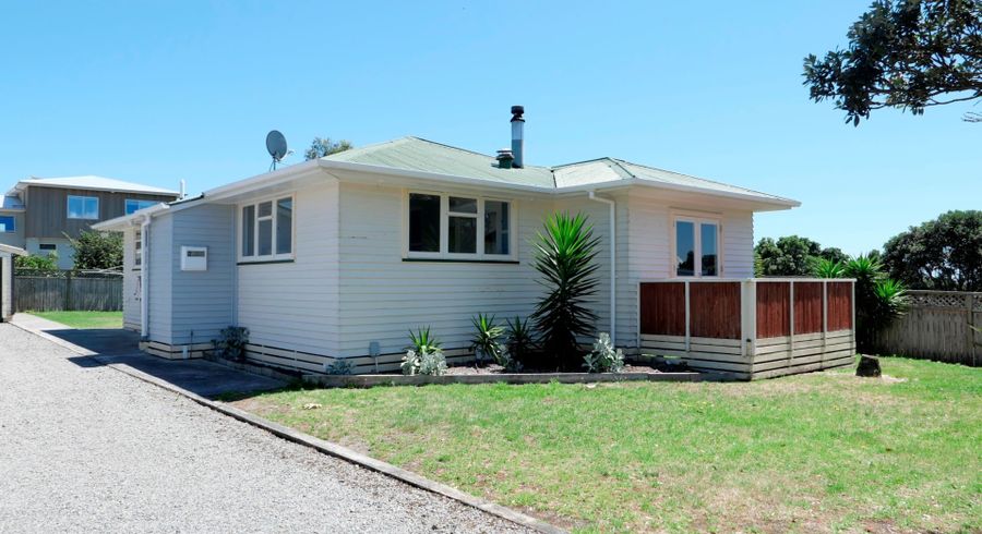  at 14 Campion Rd, Waikanae Beach, Kapiti Coast, Wellington