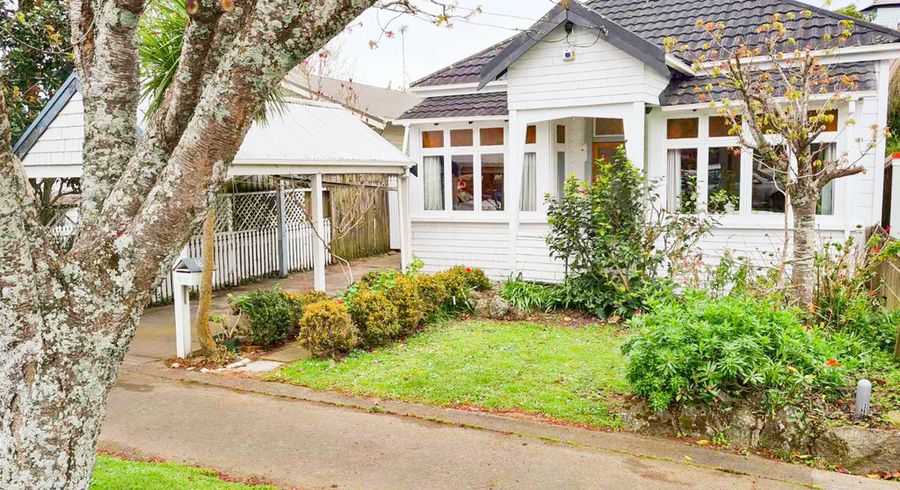  at 16 Esplanade Road, Mount Eden, Auckland