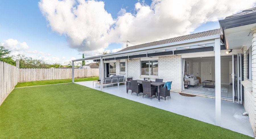  at 37 Bob Charles Drive, Golflands, Auckland