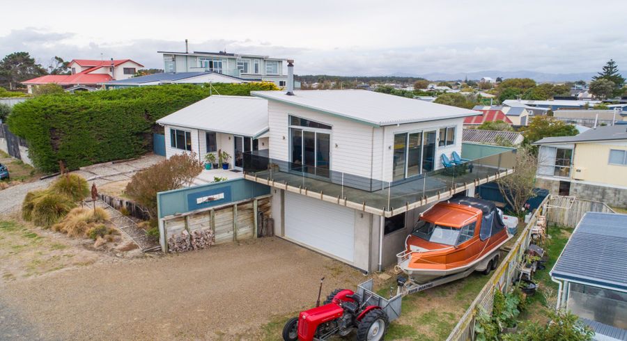  at 18 Robbie Street, Foxton Beach, Foxton
