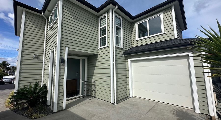  at 17 David Street, Bayswater, North Shore City, Auckland