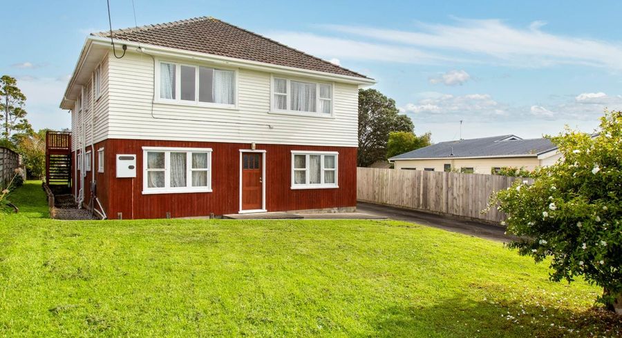  at 922 East Coast Road, Browns Bay, North Shore City, Auckland