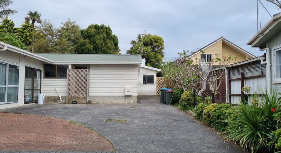  at 2/1569 Great North Road , Waterview, Auckland City, Auckland