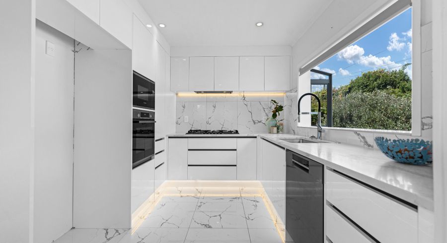  at 2/31 Sunnyfield Crescent, Glenfield, North Shore City, Auckland