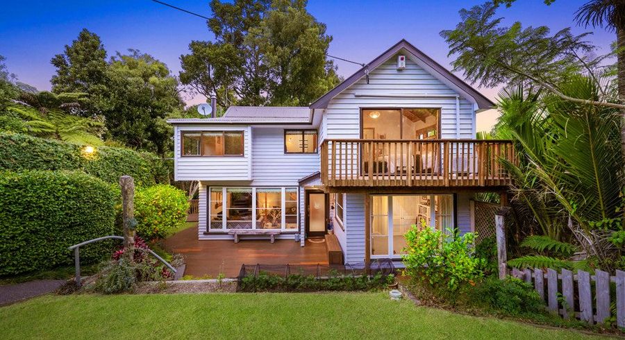  at 40 Huia Road, Titirangi, Waitakere City, Auckland