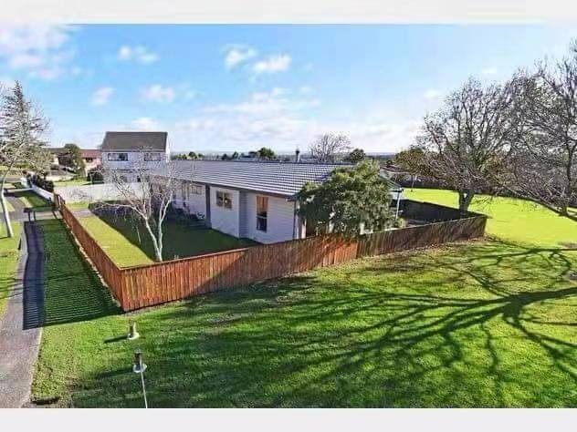  at 4 Derrimore Heights, Clover Park, Auckland